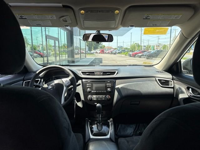Used 2016 Nissan Rogue S w/ Appearance Package FWD image 12