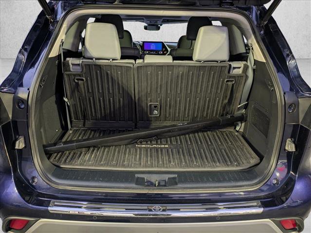 Used 2023 Toyota Highlander Platinum image 6