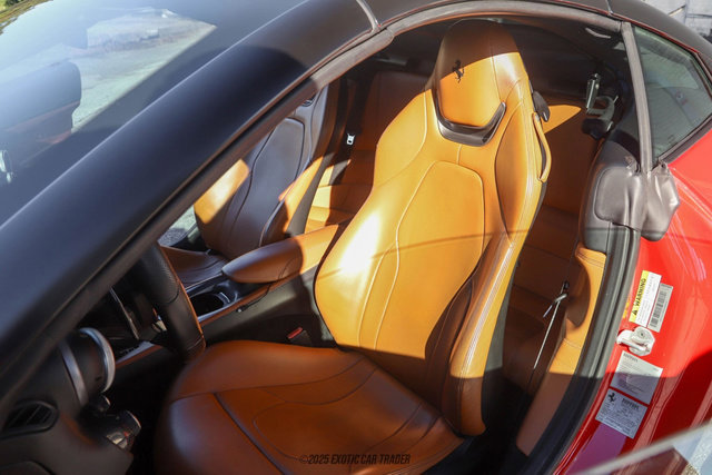 Used 2019 Ferrari Portofino image 29