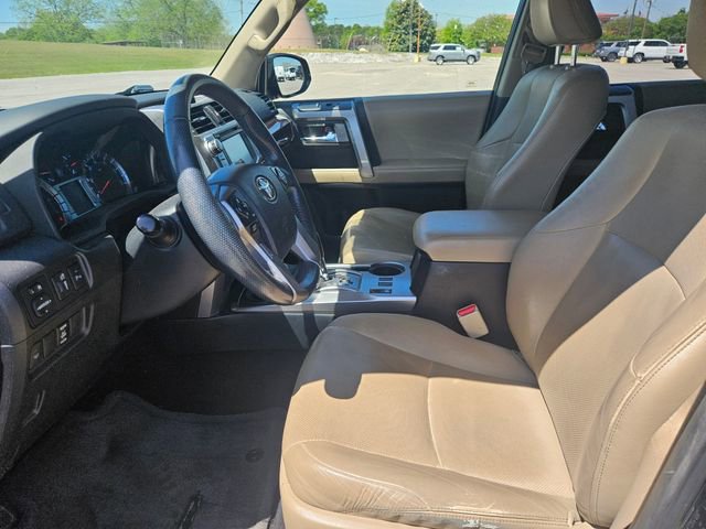 Used 2017 Toyota 4Runner Limited AWD/4WD image 9