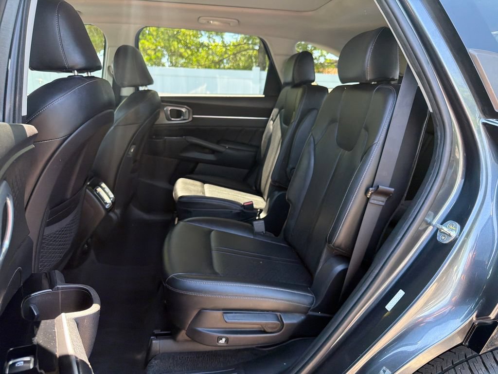 Used 2022 Kia Sorento SX AWD/4WD image 46