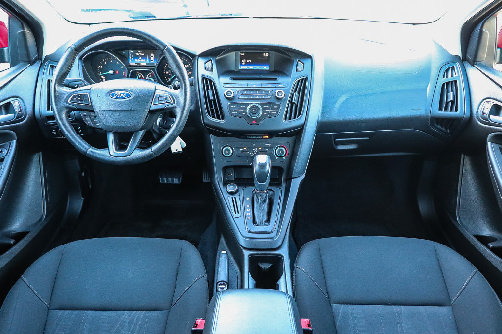 Used 2016 Ford Focus SE w/ SE Sport Package FWD image 12