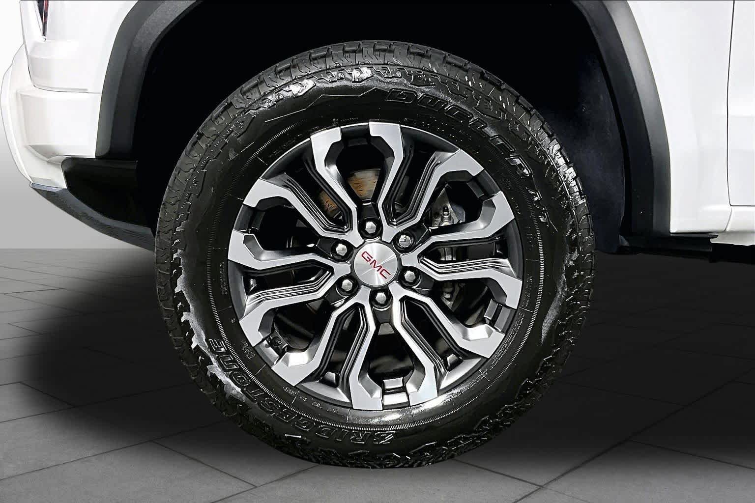 Certified 2024 GMC Canyon Denali AWD/4WD image 10