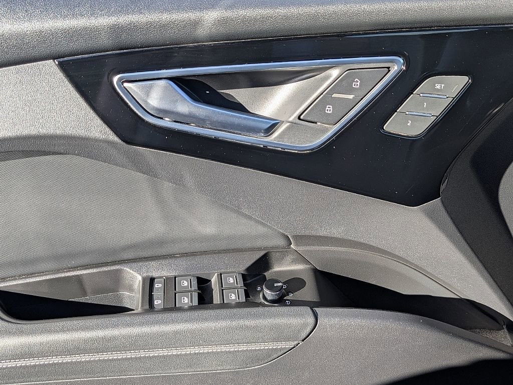Used 2022 Audi Q4 e-tron Premium Plus image 27