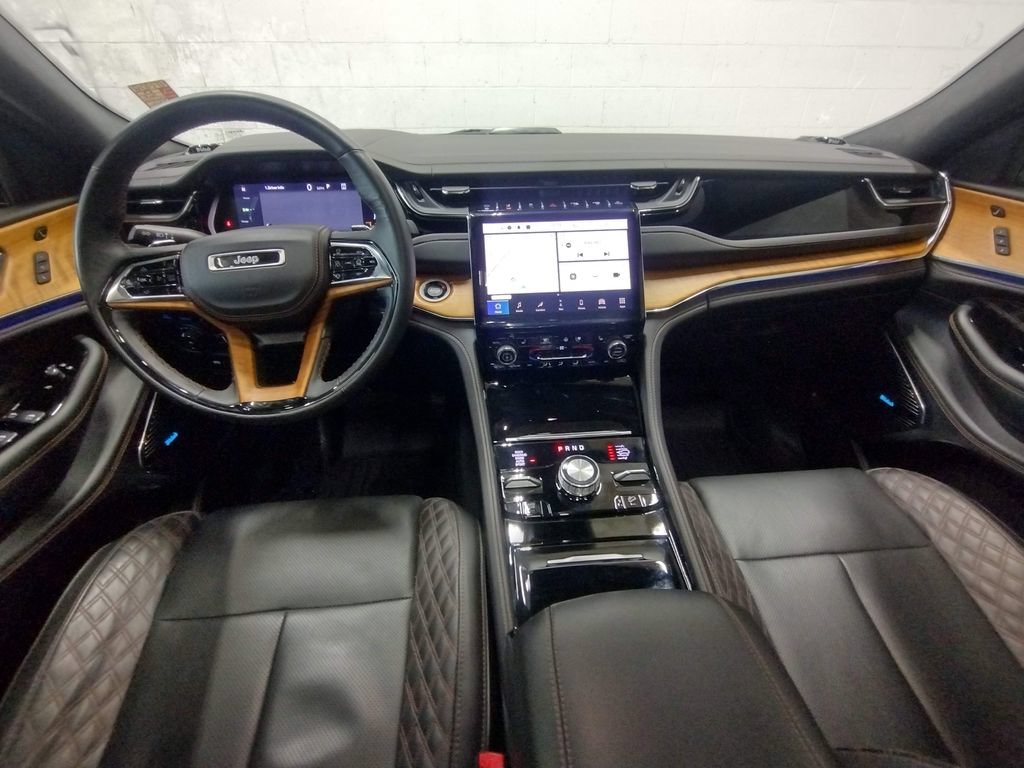 Used 2023 Jeep Grand Cherokee Summit AWD/4WD image 46
