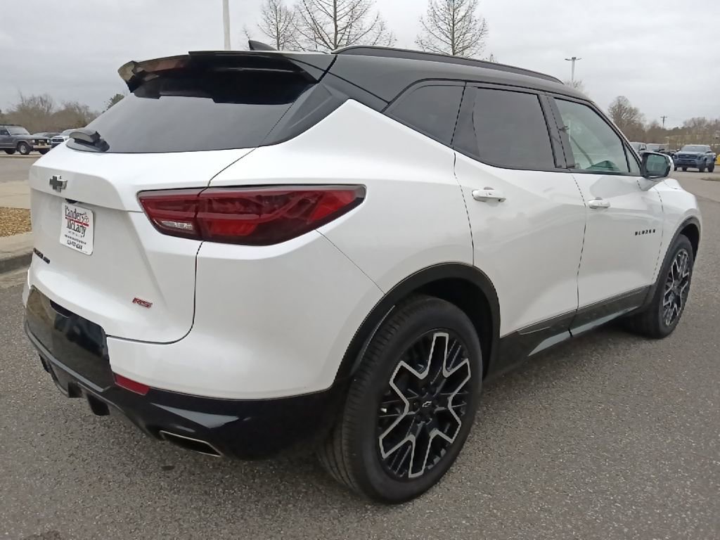Used 2023 Chevrolet Blazer RS image 3