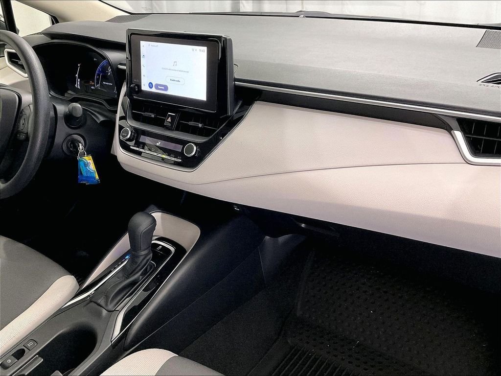 Used 2026 Toyota Corolla LE FWD image 14