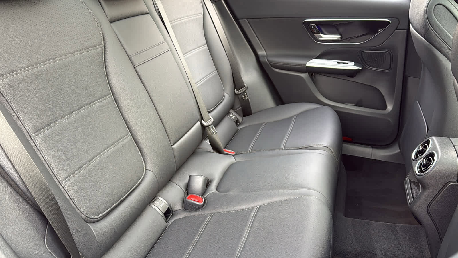 New 2026 Mercedes-Benz GLC 300 4MATIC image 34