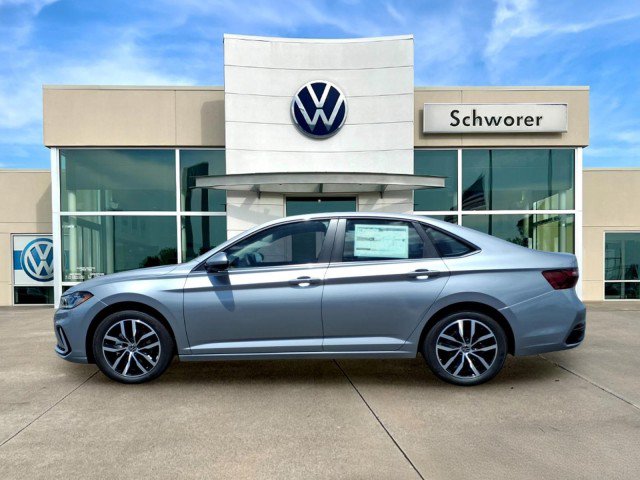 New 2026 Volkswagen Jetta SE FWD image 1