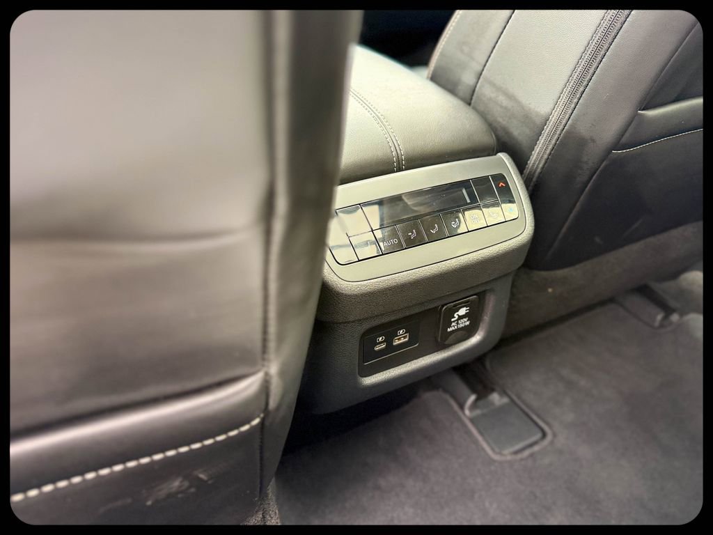 Used 2024 Nissan Pathfinder Platinum w/ Cargo Package image 33