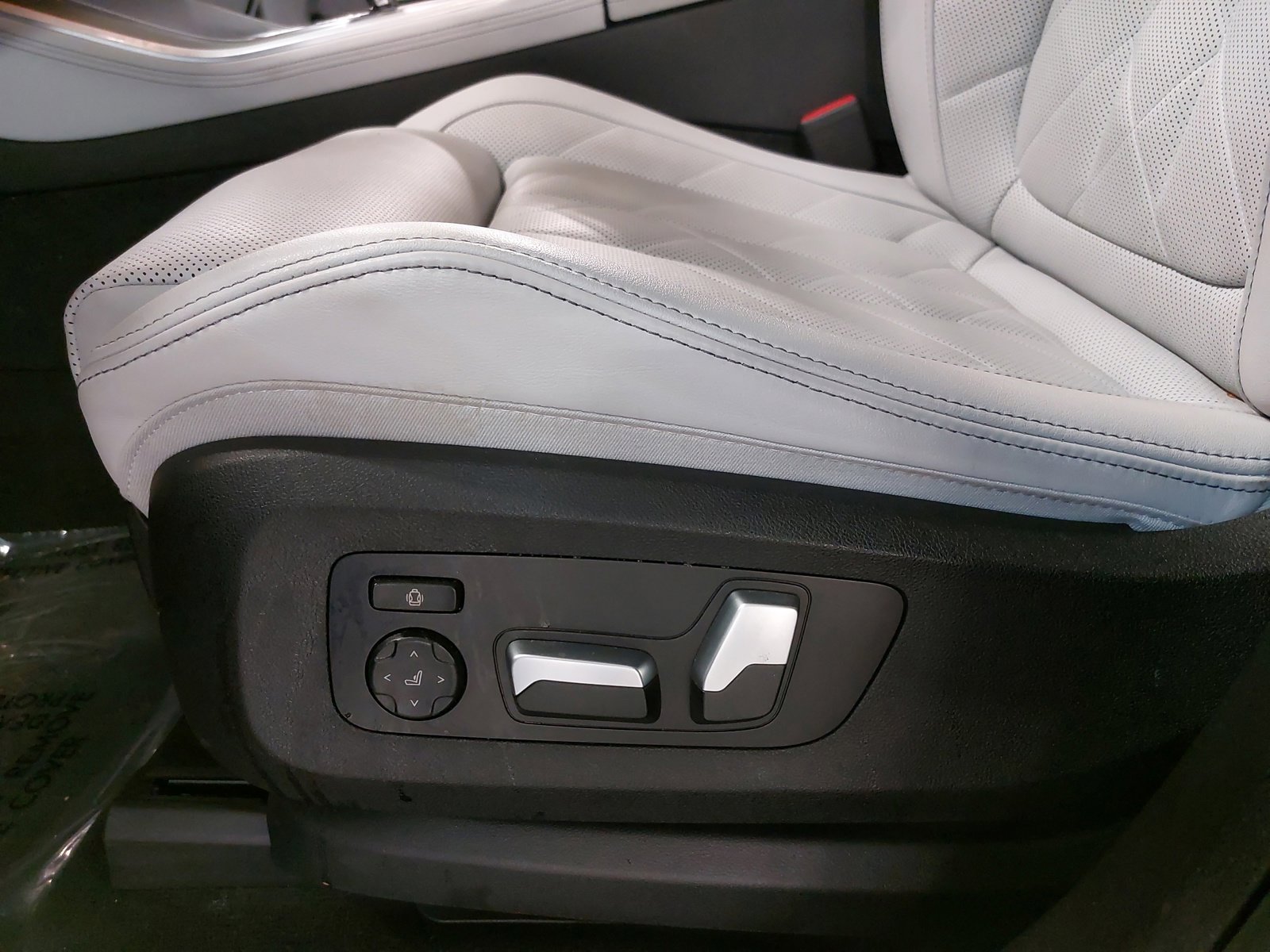 Used 2023 BMW X5 sDrive40i w/ Premium Package image 30