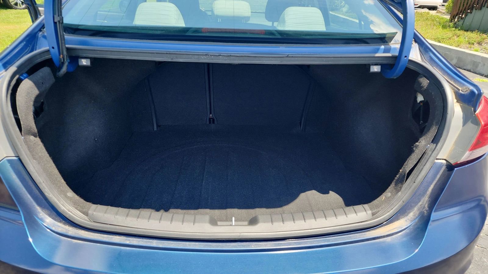 Used 2017 Hyundai Elantra SE image 27