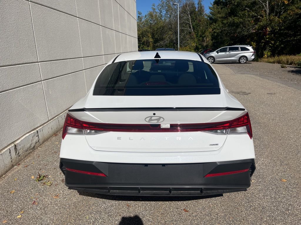 Used 2025 Hyundai Elantra SEL image 11