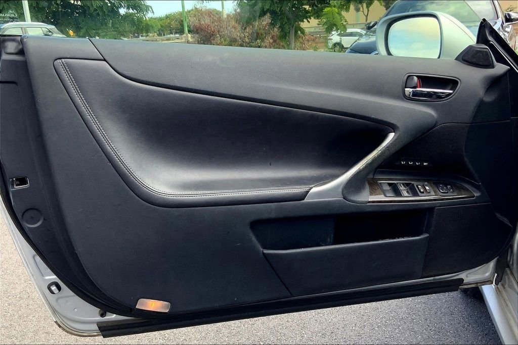 Used 2015 Lexus IS 250C image 21