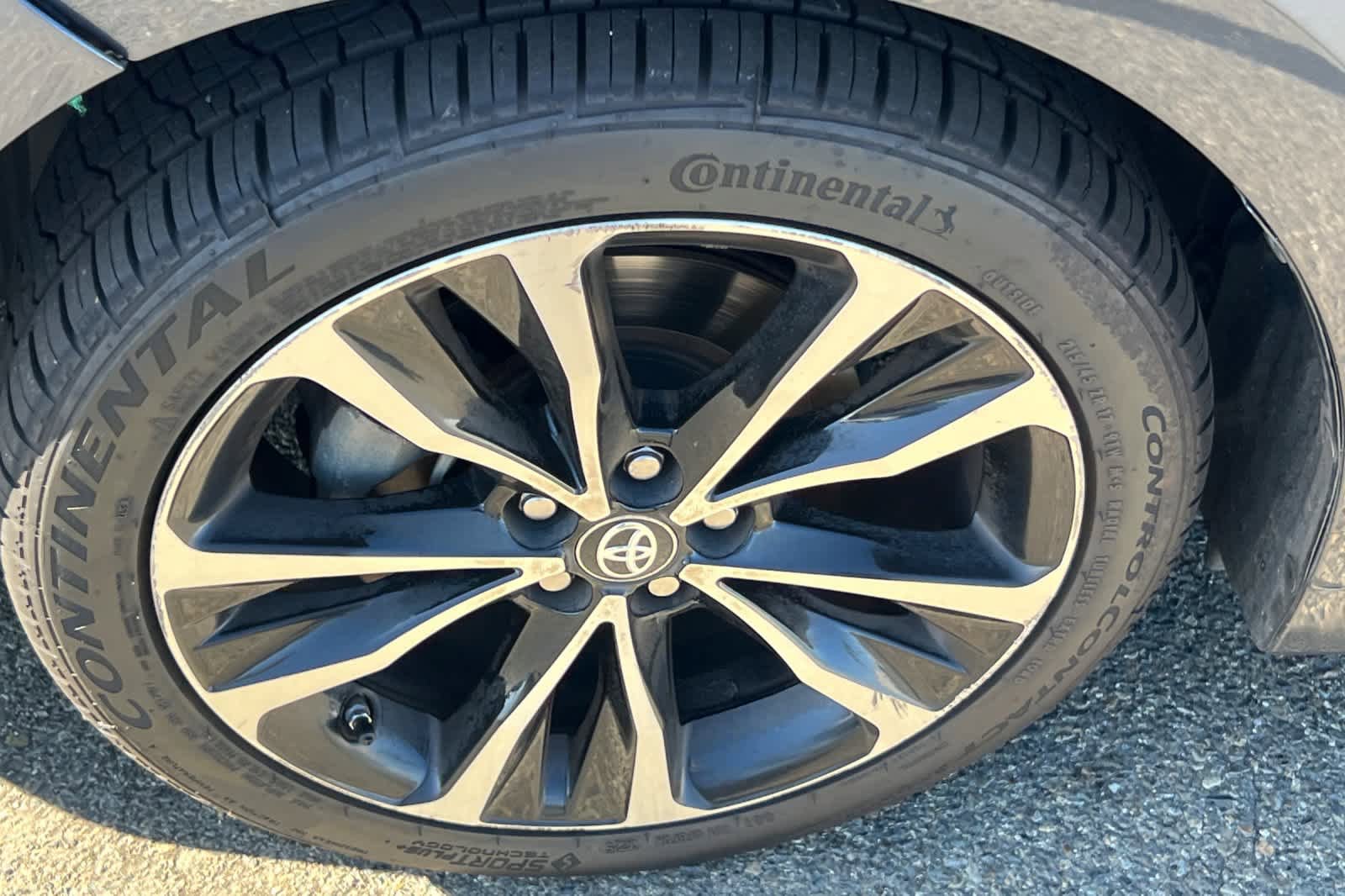 Used 2017 Toyota Corolla SE w/ SE Premium Package FWD image 10