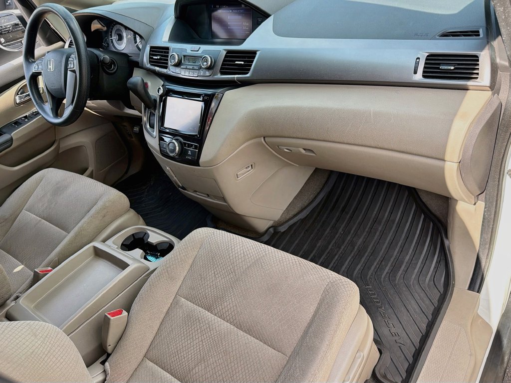 Used 2015 Honda Odyssey EX image 22