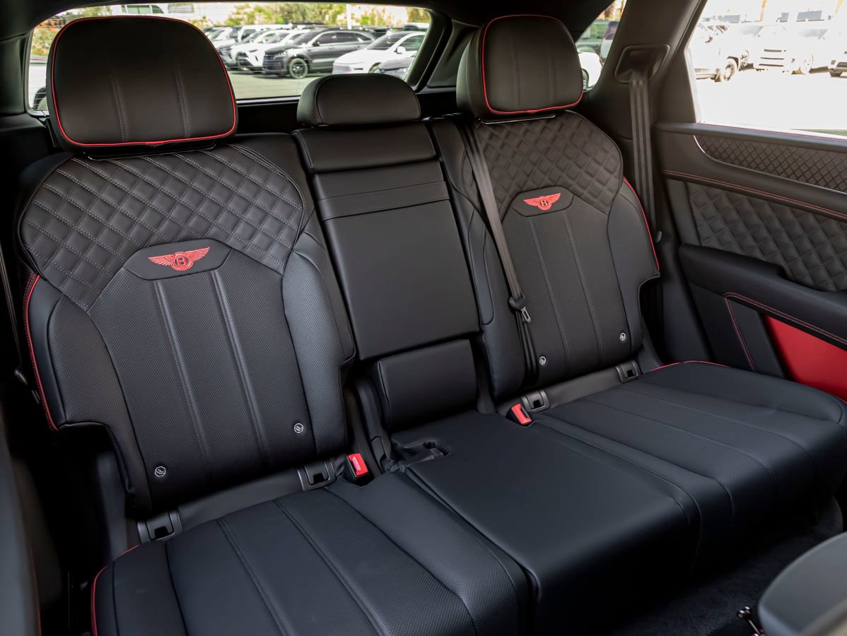 Certified 2025 Bentley Bentayga AWD/4WD image 35