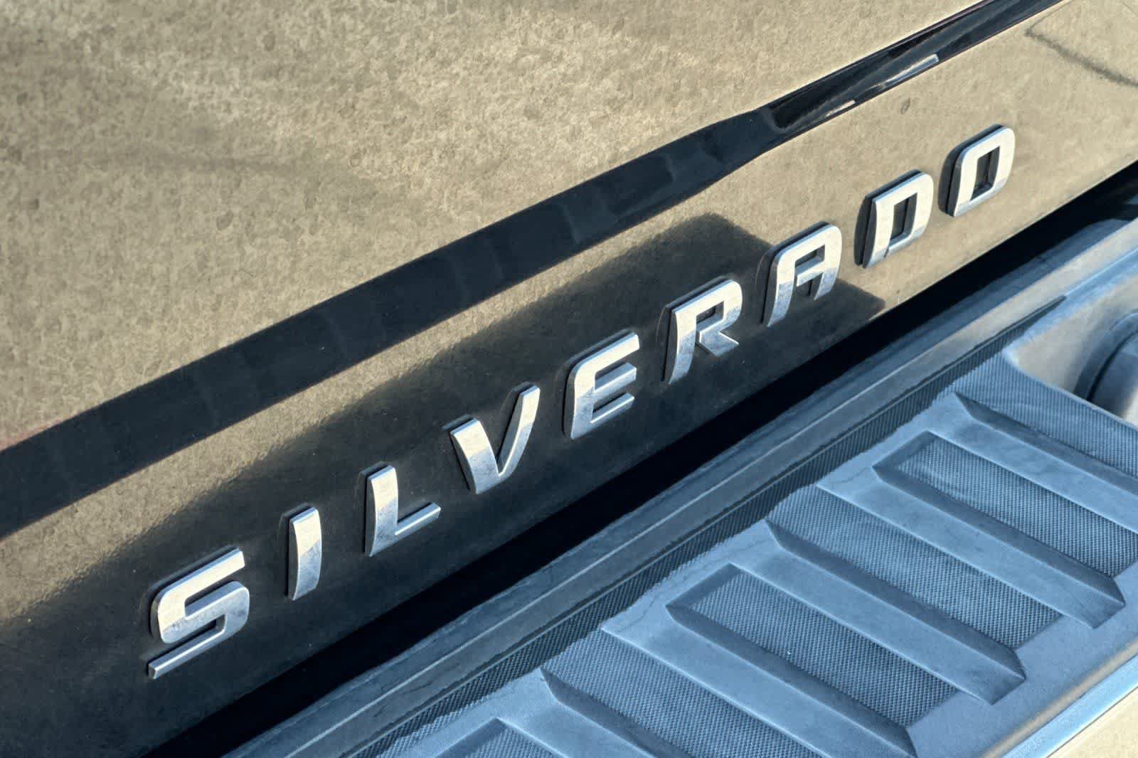 Used 2015 Chevrolet Silverado 1500 LT w/ LT Convenience Package RWD image 32