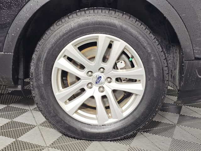 Used 2019 Ford Explorer XLT w/ Equipment Group 201A AWD/4WD image 9