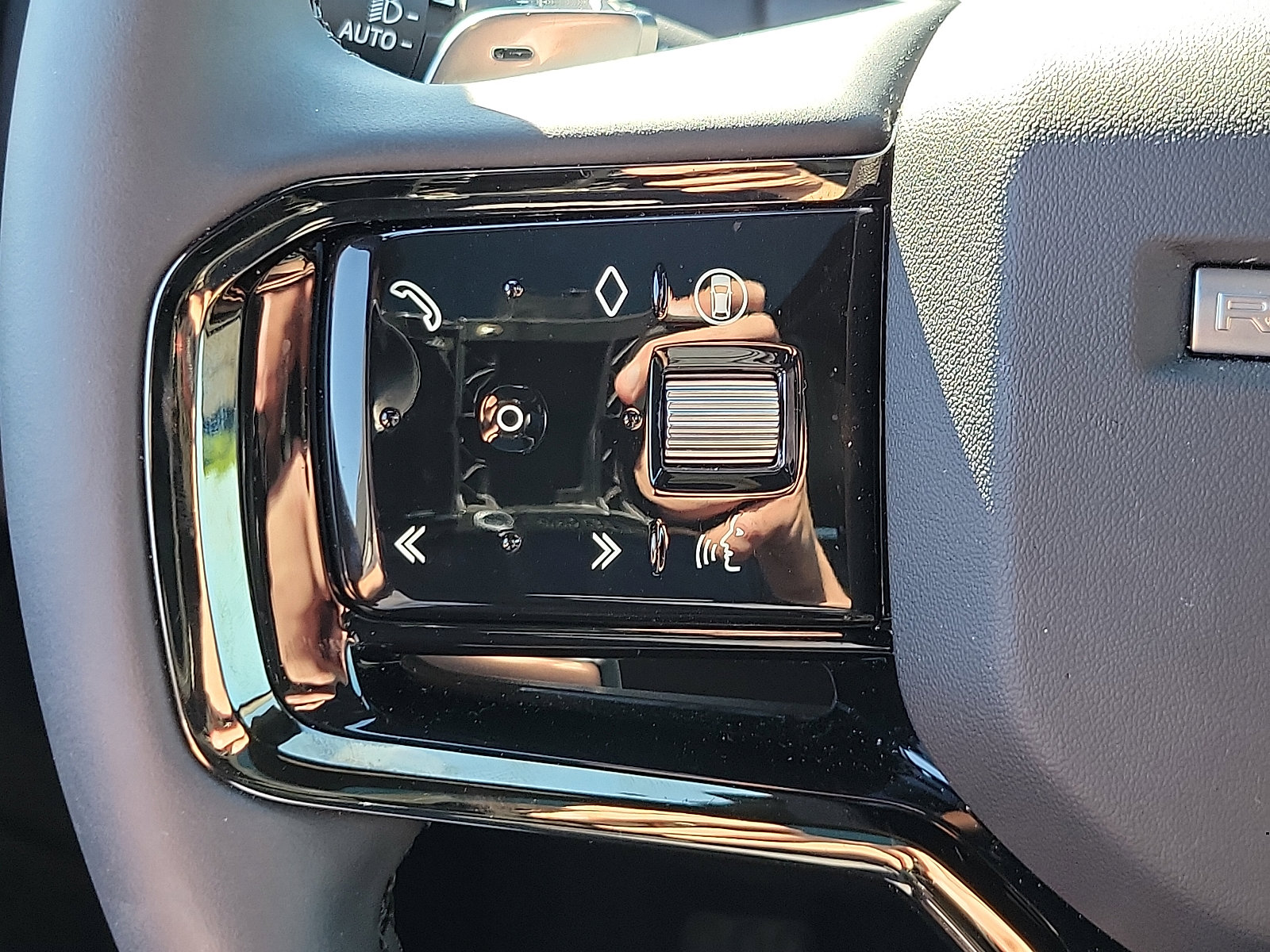 Used 2024 Land Rover Range Rover Evoque Dynamic SE image 20