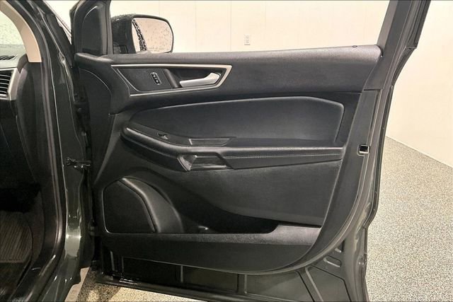 Used 2024 Ford Edge SEL w/ Convenience Package image 30
