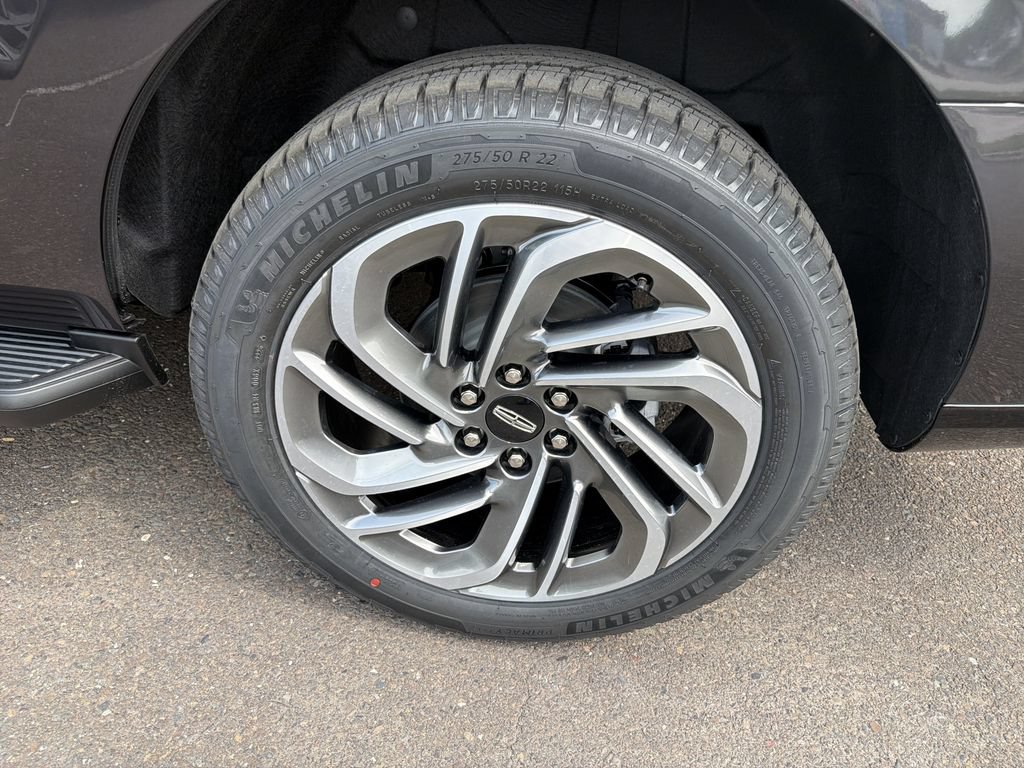 New 2027 Lincoln Navigator Premiere AWD/4WD image 13