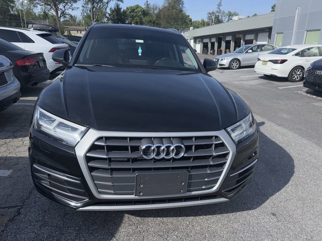 Used 2018 Audi Q5 2.0T Premium Plus w/ Premium Plus Package AWD/4WD image 2