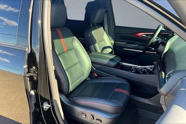 Used 2025 Chevrolet Traverse RS w/ LPO, Floor Liner Package FWD image 30