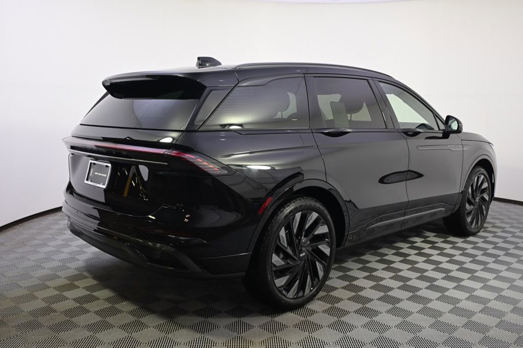 New 2026 Lincoln Nautilus Reserve w/ Jet Appearance Package AWD/4WD image 6