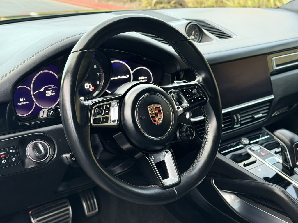 Used 2023 Porsche Cayenne Turbo S AWD/4WD image 40