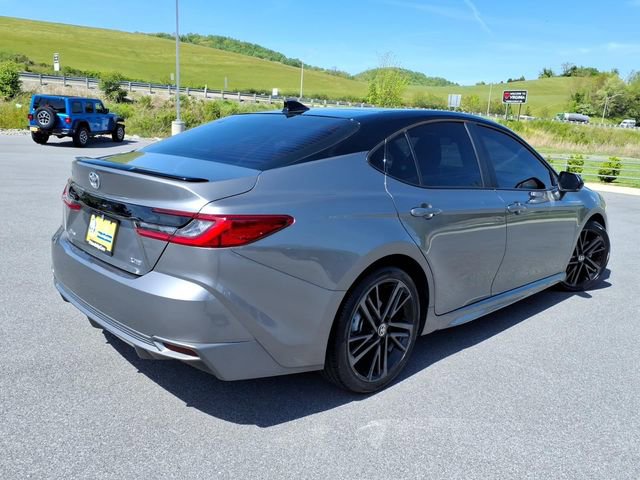 Used 2025 Toyota Camry XSE FWD image 8