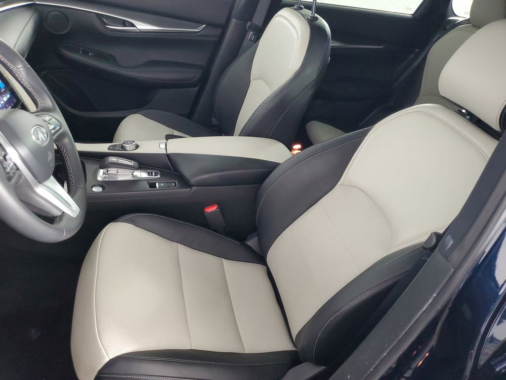 Used 2025 INFINITI QX55 Luxe w/ Accent Package image 15