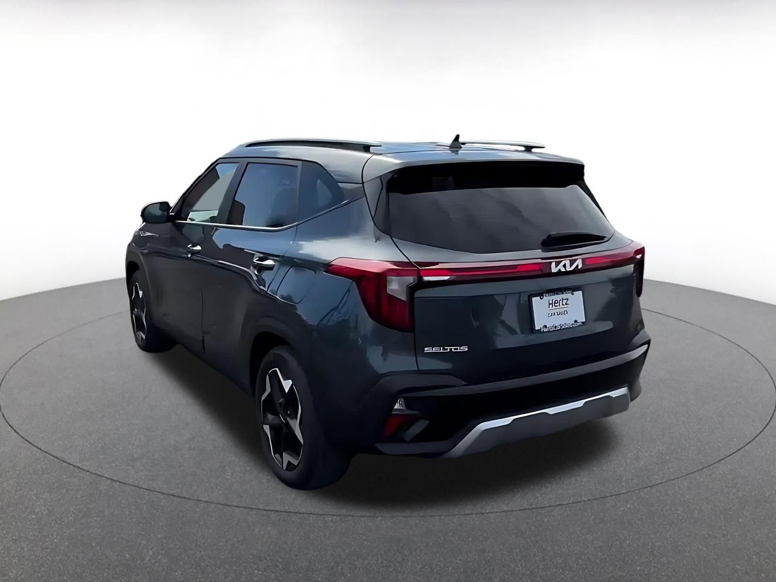 Used 2025 Kia Seltos S image 11
