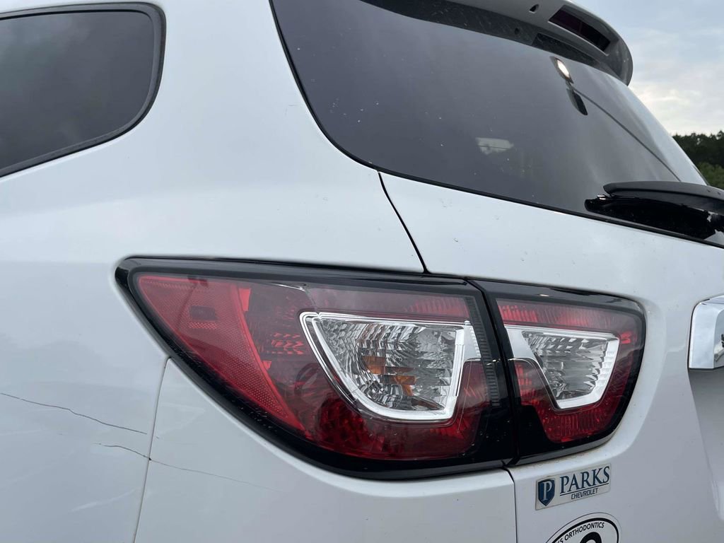 Used 2017 Chevrolet Traverse LS AWD/4WD image 13