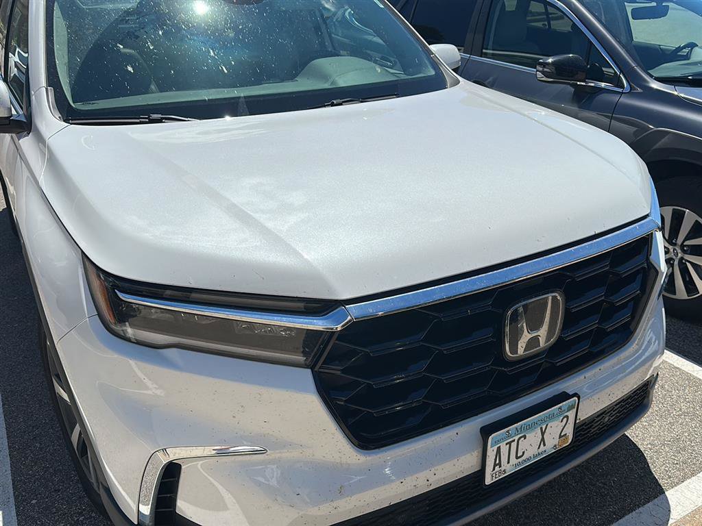 Used 2024 Honda Pilot Touring image 2
