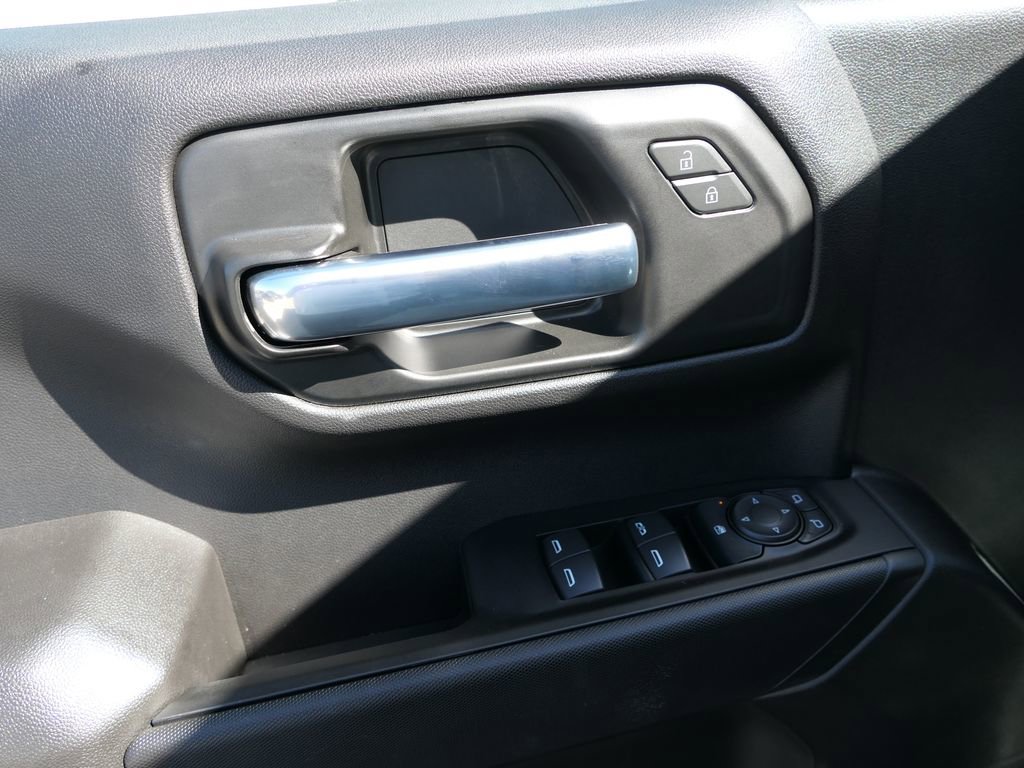 Used 2025 Chevrolet Silverado 1500 Custom image 12