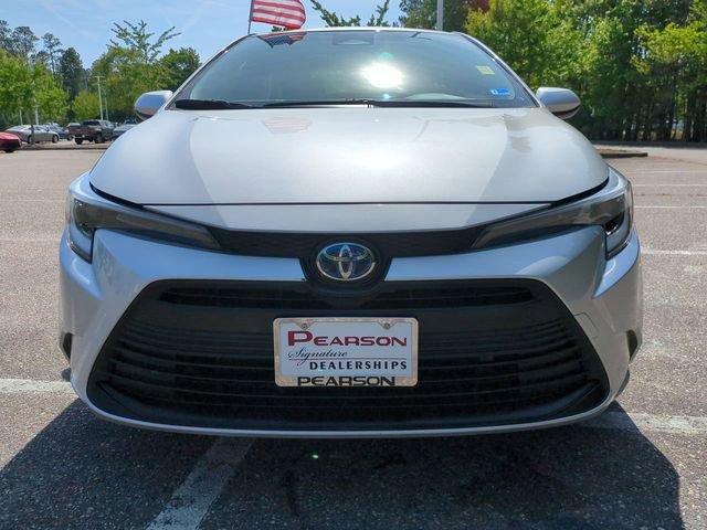 Used 2025 Toyota Corolla LE w/ Convenience Package image 9