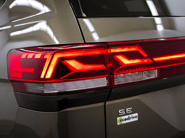 Used 2025 Volkswagen Atlas Peak Edition SE AWD/4WD image 56