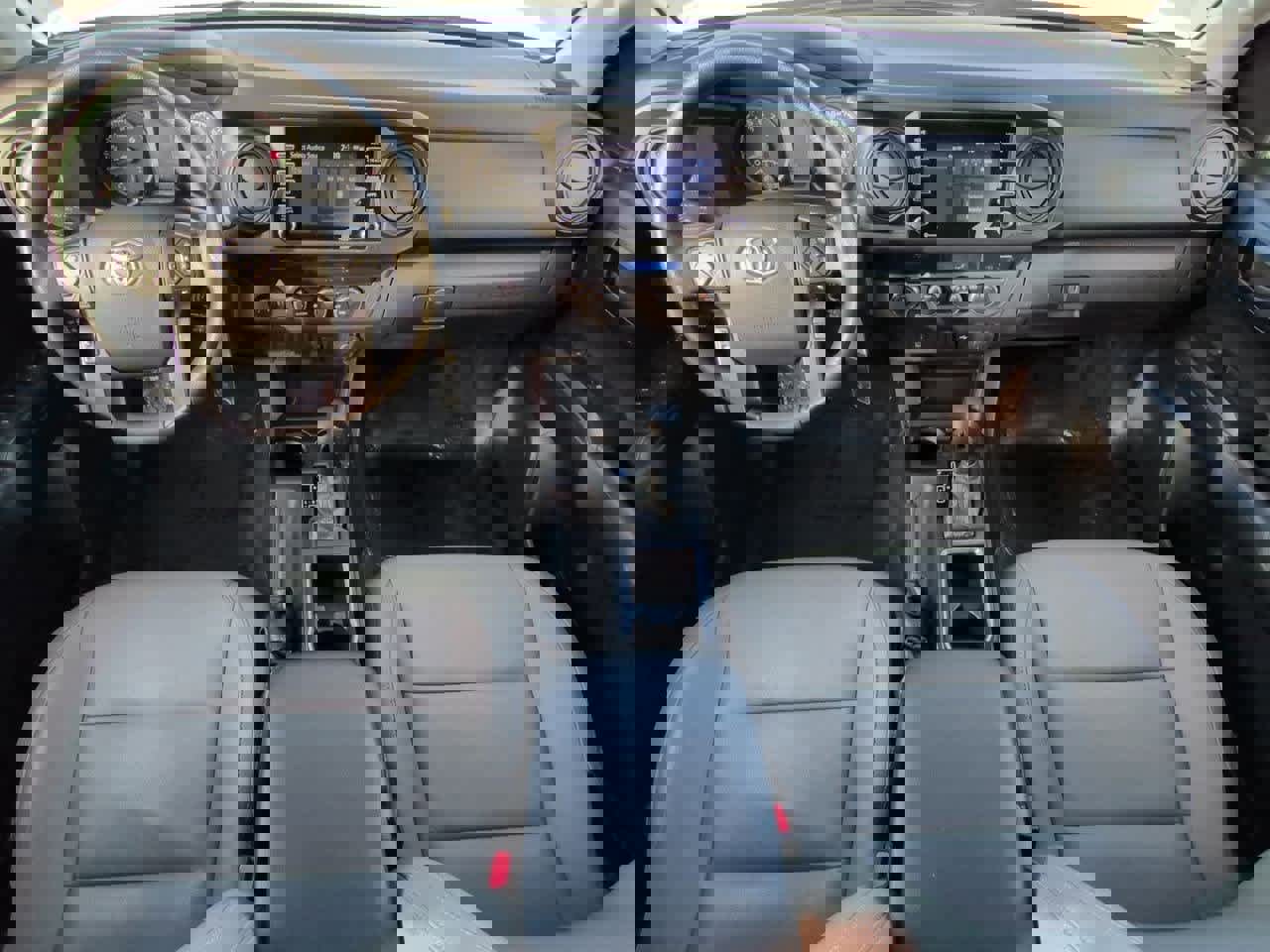 Used 2022 Toyota Tacoma SR image 15