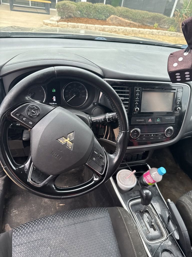 Used 2017 Mitsubishi Outlander ES image 9