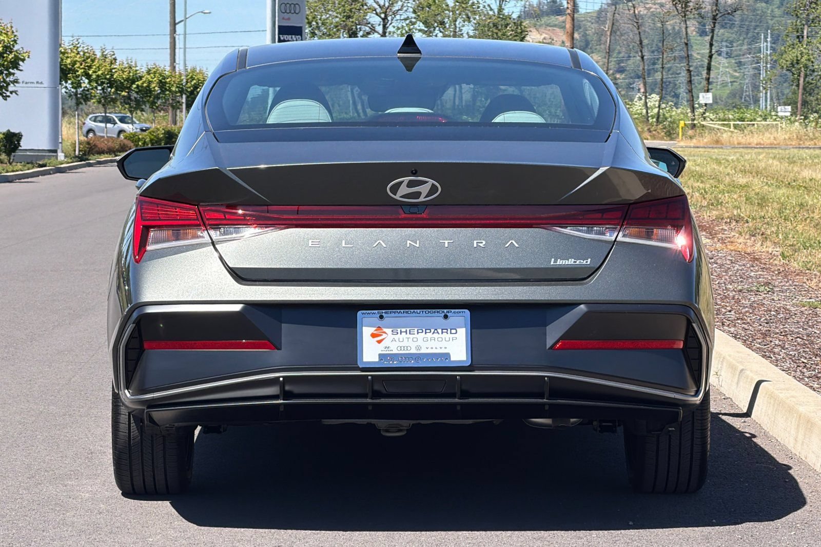 New 2026 Hyundai Elantra Limited FWD image 4