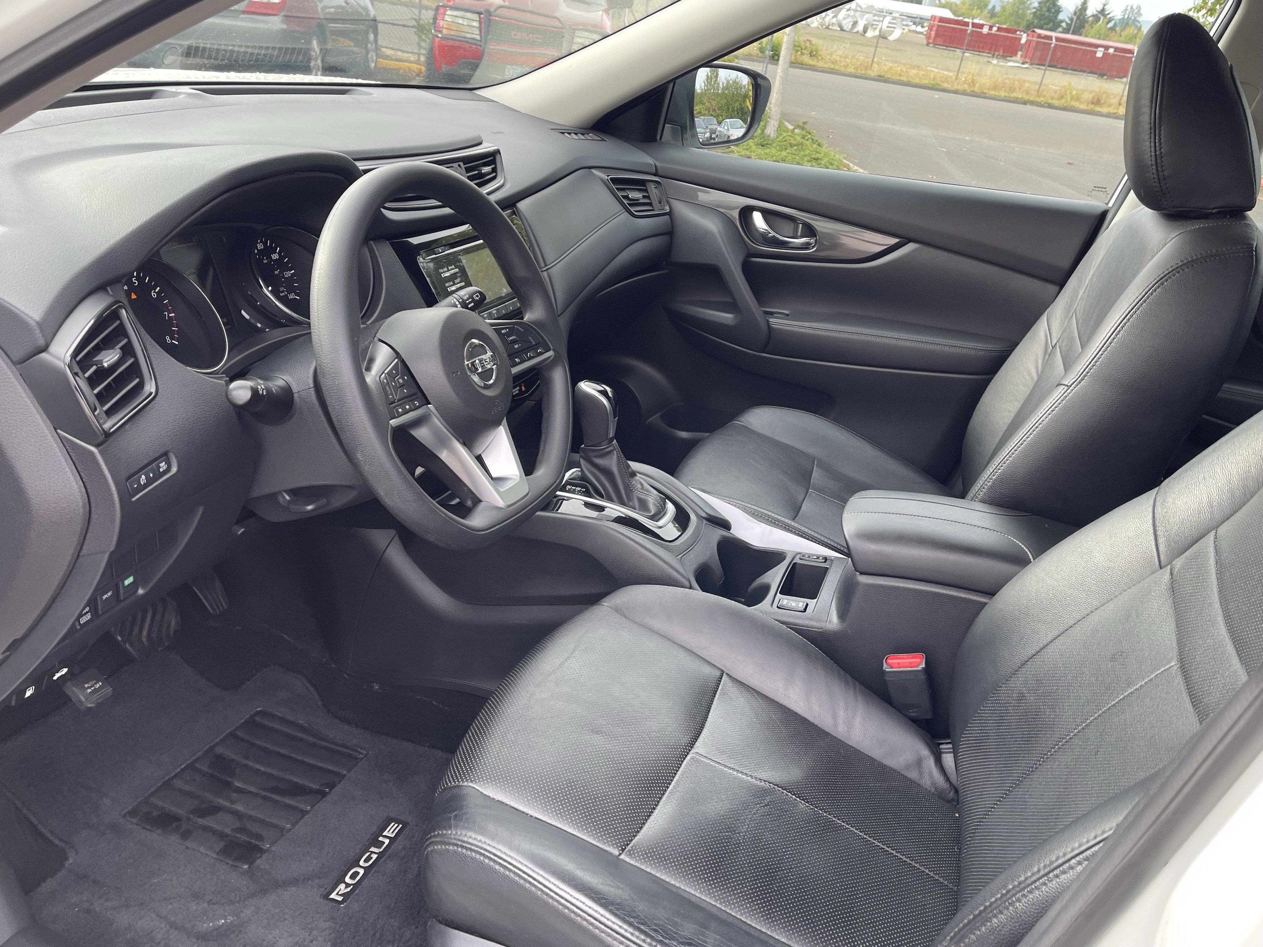 Used 2017 Nissan Rogue S AWD/4WD image 9