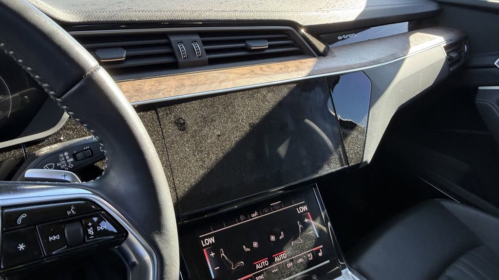 Used 2019 Audi e-tron Premium Plus image 5