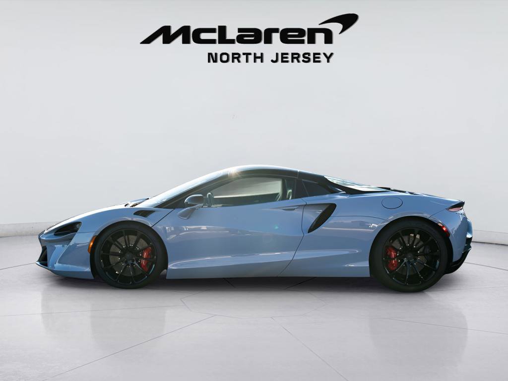 Used 2025 McLaren Artura Spider image 5