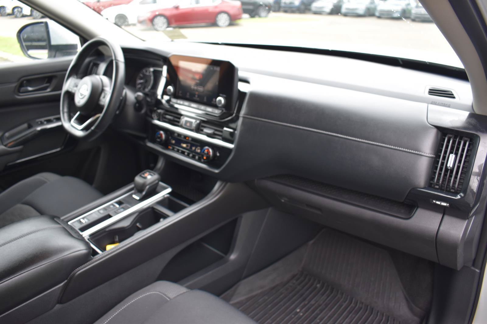 Used 2024 Nissan Pathfinder SV FWD image 74