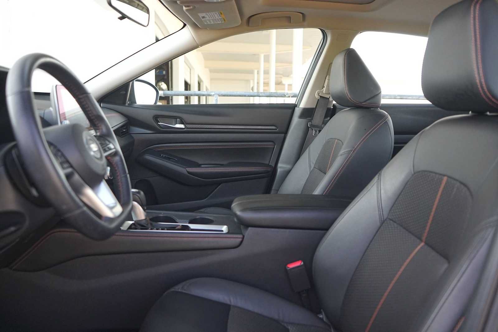 Used 2019 Nissan Altima 2.5 SR w/ SR Premium Package FWD image 11