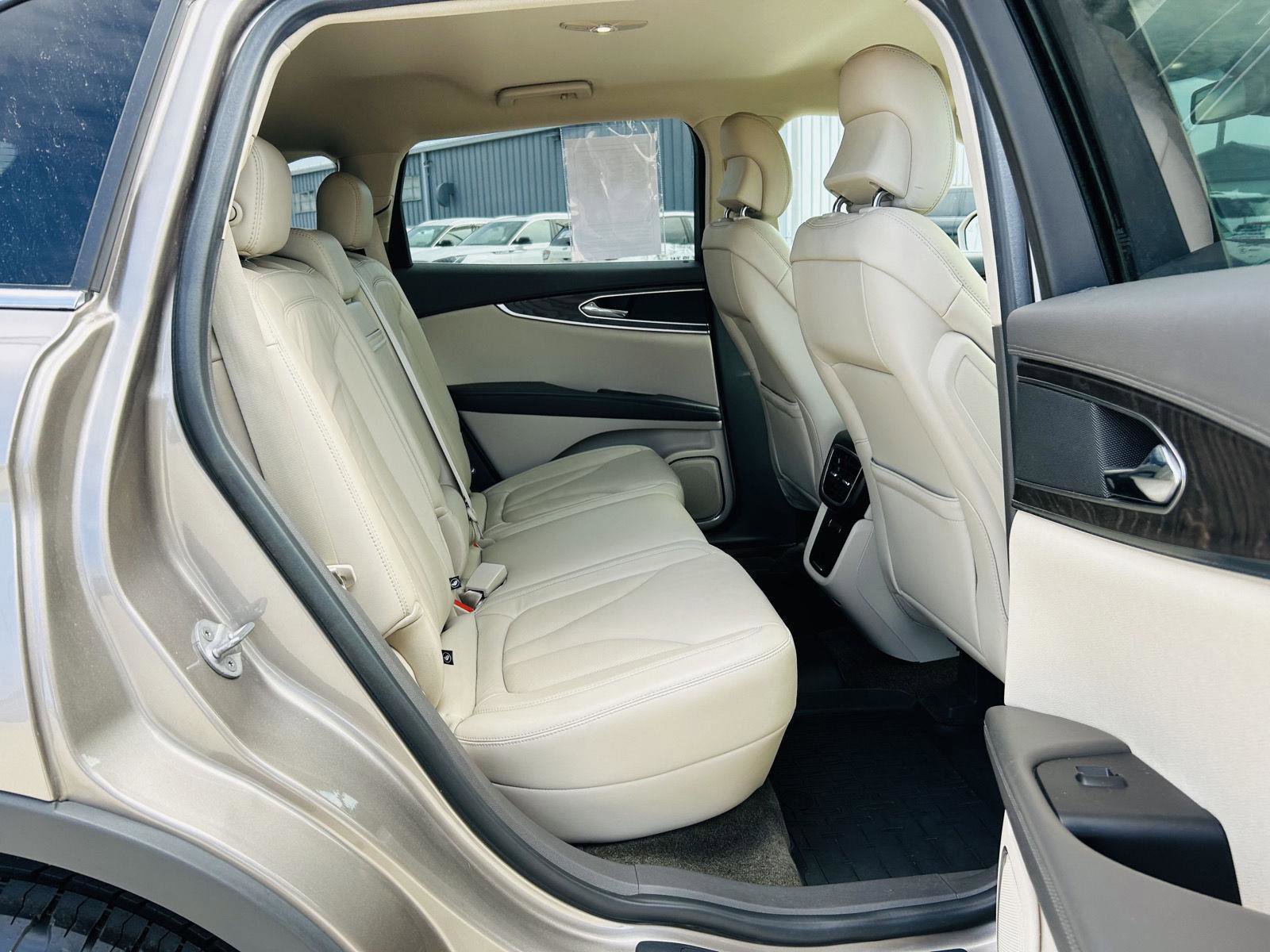 Used 2018 Lincoln MKX Select w/ Select Plus Package image 32