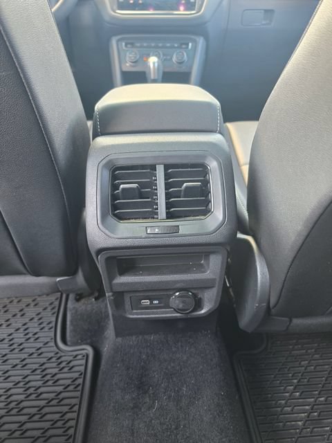 Used 2021 Volkswagen Tiguan SEL AWD/4WD image 11