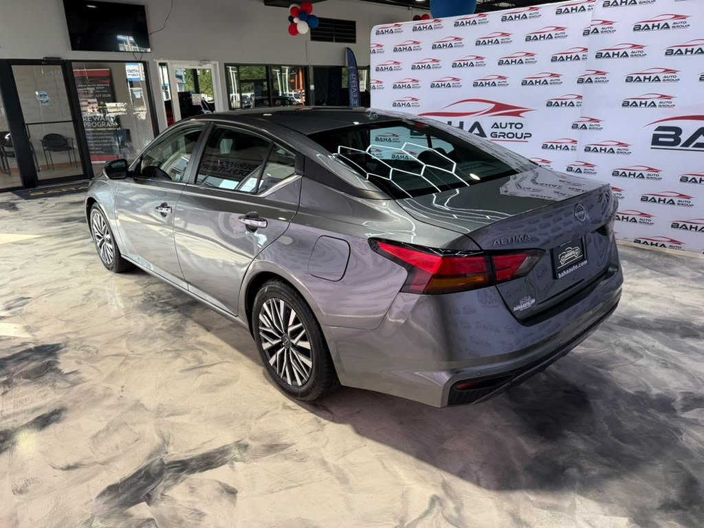 Used 2025 Nissan Altima 2.5 SV FWD image 7