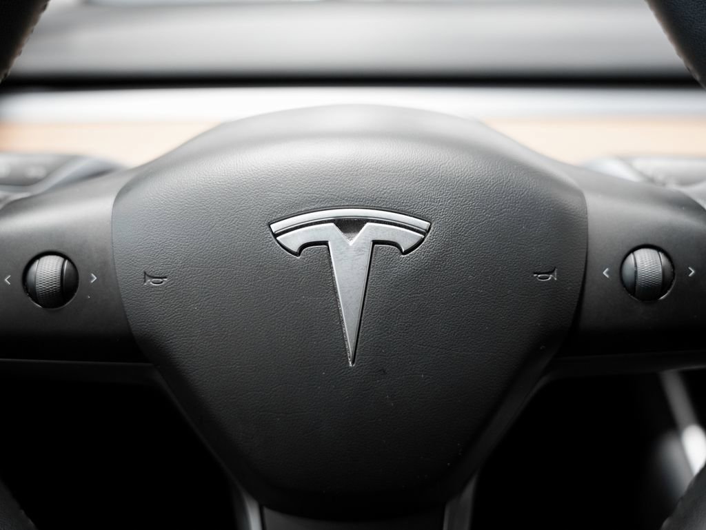 Used 2020 Tesla Model Y Long Range image 15